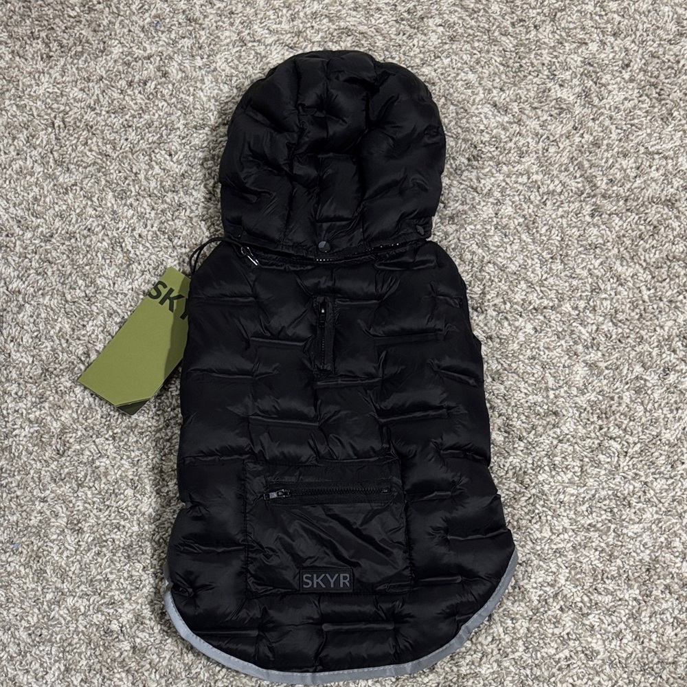 NWT Skyr Hooded Dog Puffer Jacket Medium